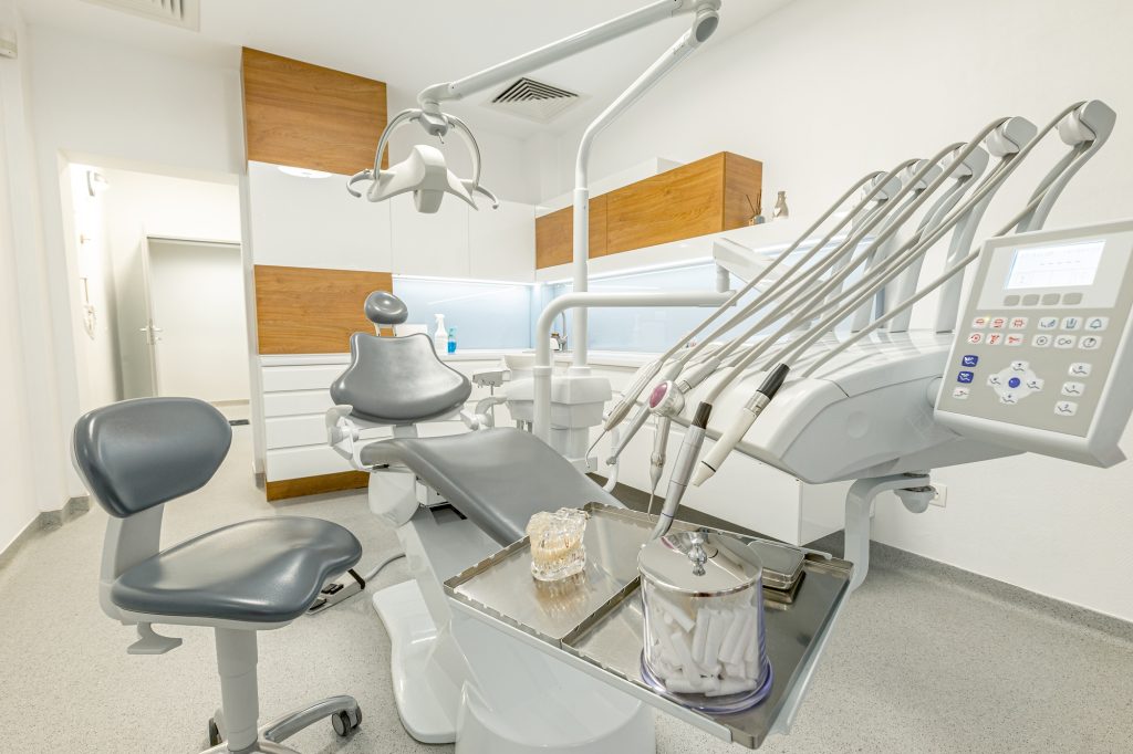 How to Choose the Right Dental Clinic